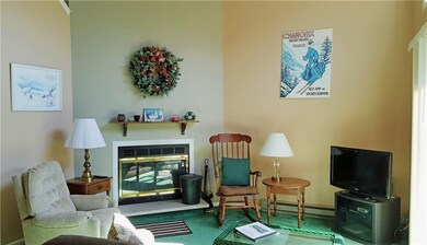527 Fox Ridge Living Room View 2