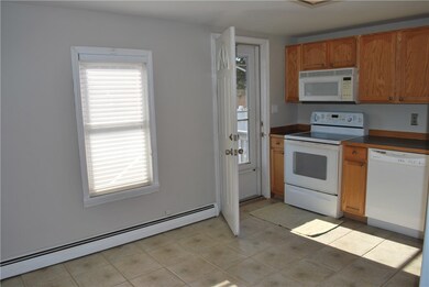 16 Cumberland St, Pawtucket, RI 02861 - photo 7