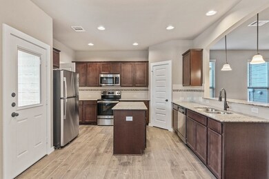 9709 Grosbeak Ln, Magnolia, TX 77354 - photo 5