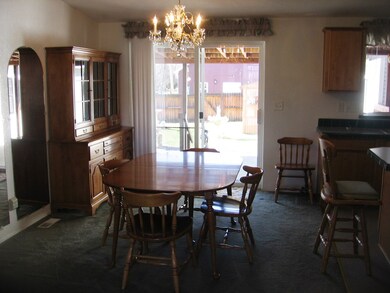 Dining - sliding glass doors to covered patio