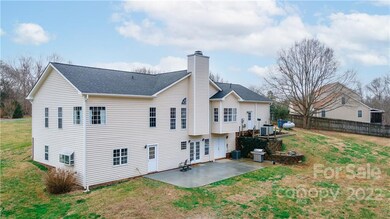 6134 Waters Edge Dr, Midland, NC 28107 - photo 4