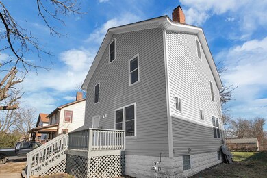 2494 Parkwood Ave