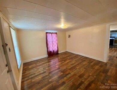 1021 8th St, Statesville, NC 28677 - photo 4