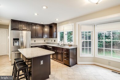 20609 Belwood Ct, Sterling, VA 20165 - photo 6