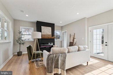 243 Alden Ave, Morrisville, PA 19067 - photo 3