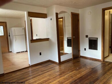 396 Baird St, Morgantown, WV 26505 - photo 2