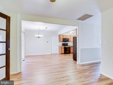 12506 Saber Ln, Bowie, MD 20715 - photo 7