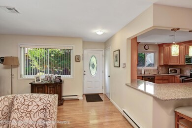 26 Ellsworth Ct, Red Bank, NJ 07701 - photo 3