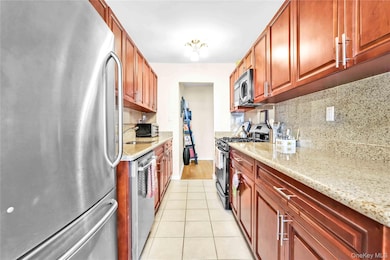 The Linda unit 2J, Bayside, NY 11361 - photo 4