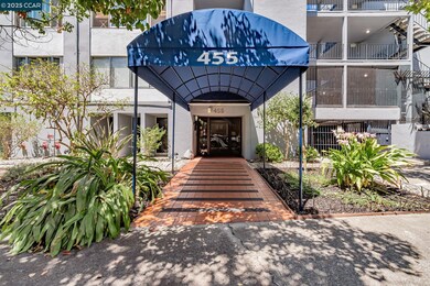 455 Crescent St Condominiums unit 207, Oakland, CA 94610 - photo 2