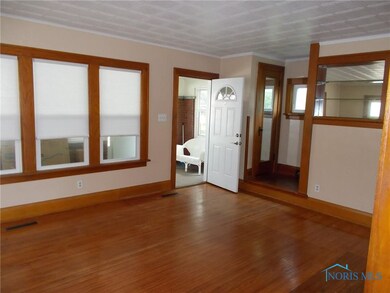 lots of varnish here-living room