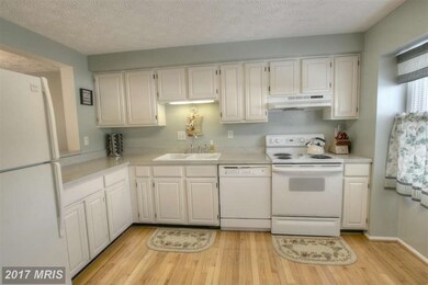 19051 Partridge Wood Dr, Germantown, MD 20874 - photo 3