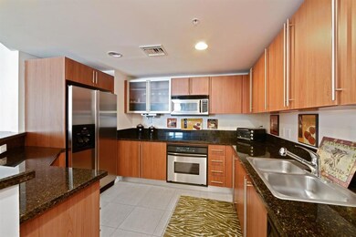 04_610ClematisStreet_600602_5_Kitchen_Cu