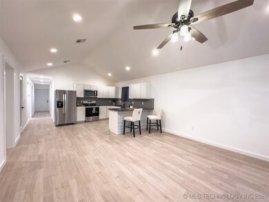 522 E Osage Ave, McAlester, OK 74501 - photo 6