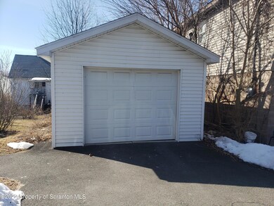 212 214 E Elm St, Dunmore, PA 18512 - photo 4