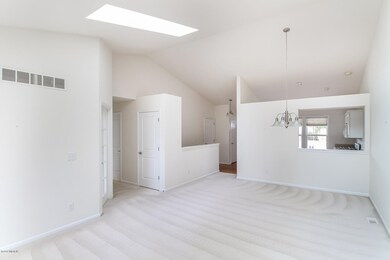 008-Dining_Room-5577866-medium