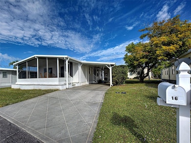 16 N BOTANY BAY CIRCLE - YOUR HOME AWAY FROM HOME!