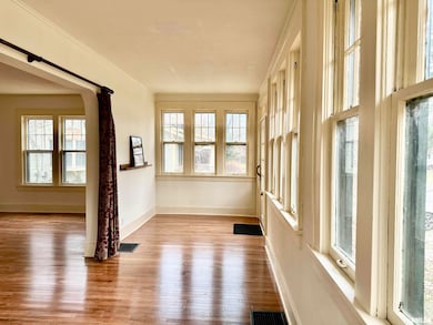 702 W Cherry St, Carbondale, IL 62901 - photo 2