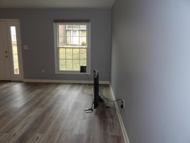 610 Dlyn St unit 12, Columbus, OH 43228 - photo 5