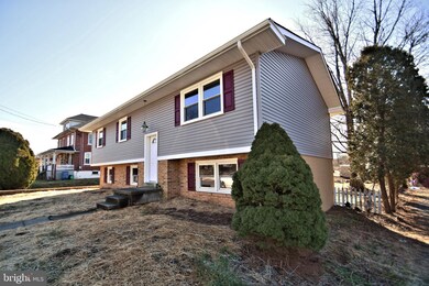 146 S 3rd St, Telford, PA 18969 - photo 3