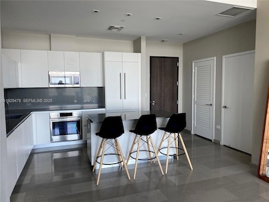 Reach Brickell City Centre unit 4008, Miami, FL 33131 - photo 3