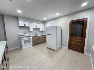 1515 Myrtle St, Scranton, PA 18510 - photo 3