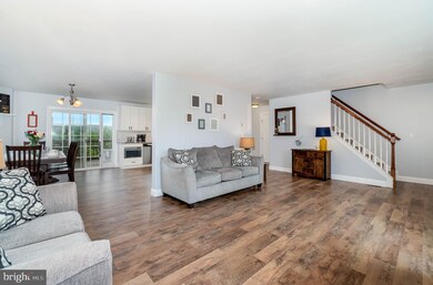 315 Riviera St, Mount Wolf, PA 17347 - photo 3