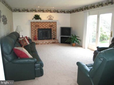 51 Magnolia Dr, Leola, PA 17540 - photo 4