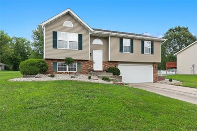 129 Ridge Dr, Maryville, IL 62062 - photo 2