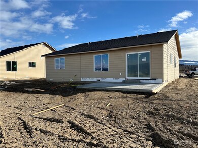 330 N Newark Ave, East Wenatchee, WA 98802 - photo 4