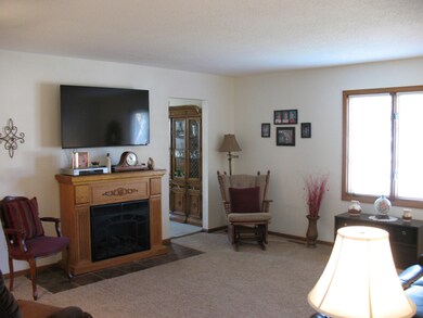 1803 20th Ave S, Grand Forks, ND 58201 - photo 5