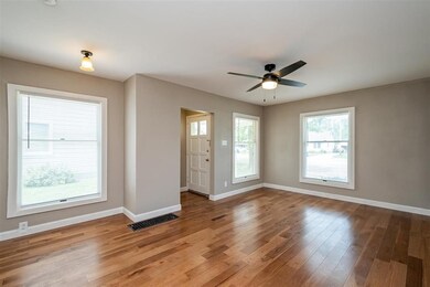 1829 Williams Blvd SW, Cedar Rapids, IA 52404 - photo 2