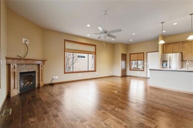 3224 Riviera Ct SW unit B, Cedar Rapids, IA 52404 - photo 4