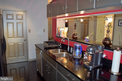 46590 Drysdale Terrace unit 200, Sterling, VA 20165 - photo 7