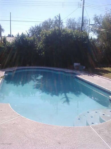 1235  E cambridge pool