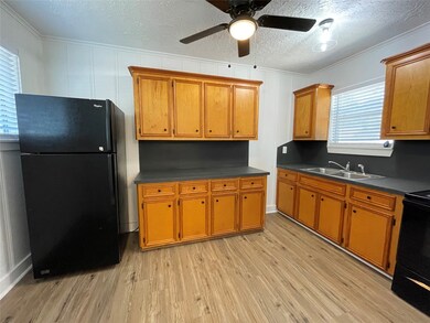 1611 Avenue L, Rosenberg, TX 77471 - photo 6