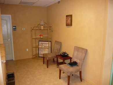 VR 102 Waiting area