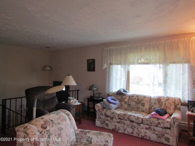 39 Highland Dr, Hanover Township, PA 18706 - photo 3