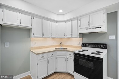 223 Kings Hwy E unit 3RD FLR, Haddonfield, NJ 08033 - photo 3