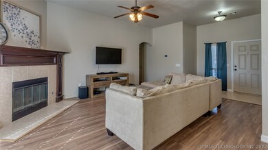 3113 E Gillette St, Broken Arrow, OK 74014 - photo 3