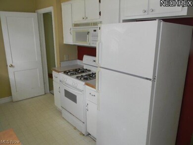 2584 E 38th St, Lorain, OH 44055 - photo 3