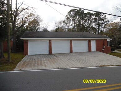 516 Gordon St E, Douglas, GA 31533 - photo 2
