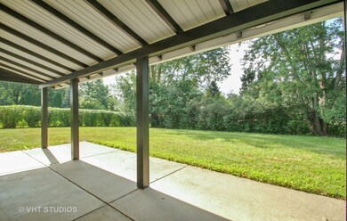 3211 Maple Leaf Dr, Glenview, IL 60026 - photo 5