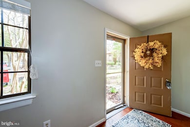 2048 Headlands Cir, Reston, VA 20191 - photo 4