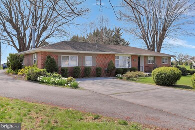 802 Joy Dr, Greencastle, PA 17225 - photo 2