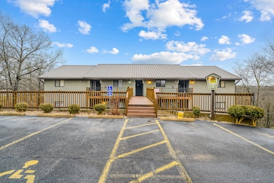 26 Sinatra Ct unit 2, Reeds Spring, MO 65737 - photo 3