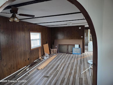 21 Quiet Cove, Jenkins Township, PA 18640 - photo 2