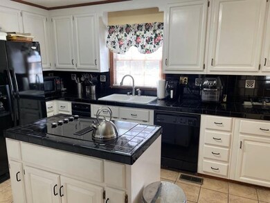 285 Evergreen Rd, Fitzgerald, GA 31750 - photo 4