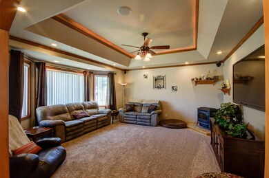 128 Tiffany Ct, Central Point, OR 97502 - photo 2