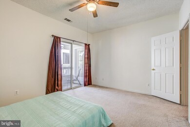 4408 Helmsford Ln unit 304, Fairfax, VA 22033 - photo 4